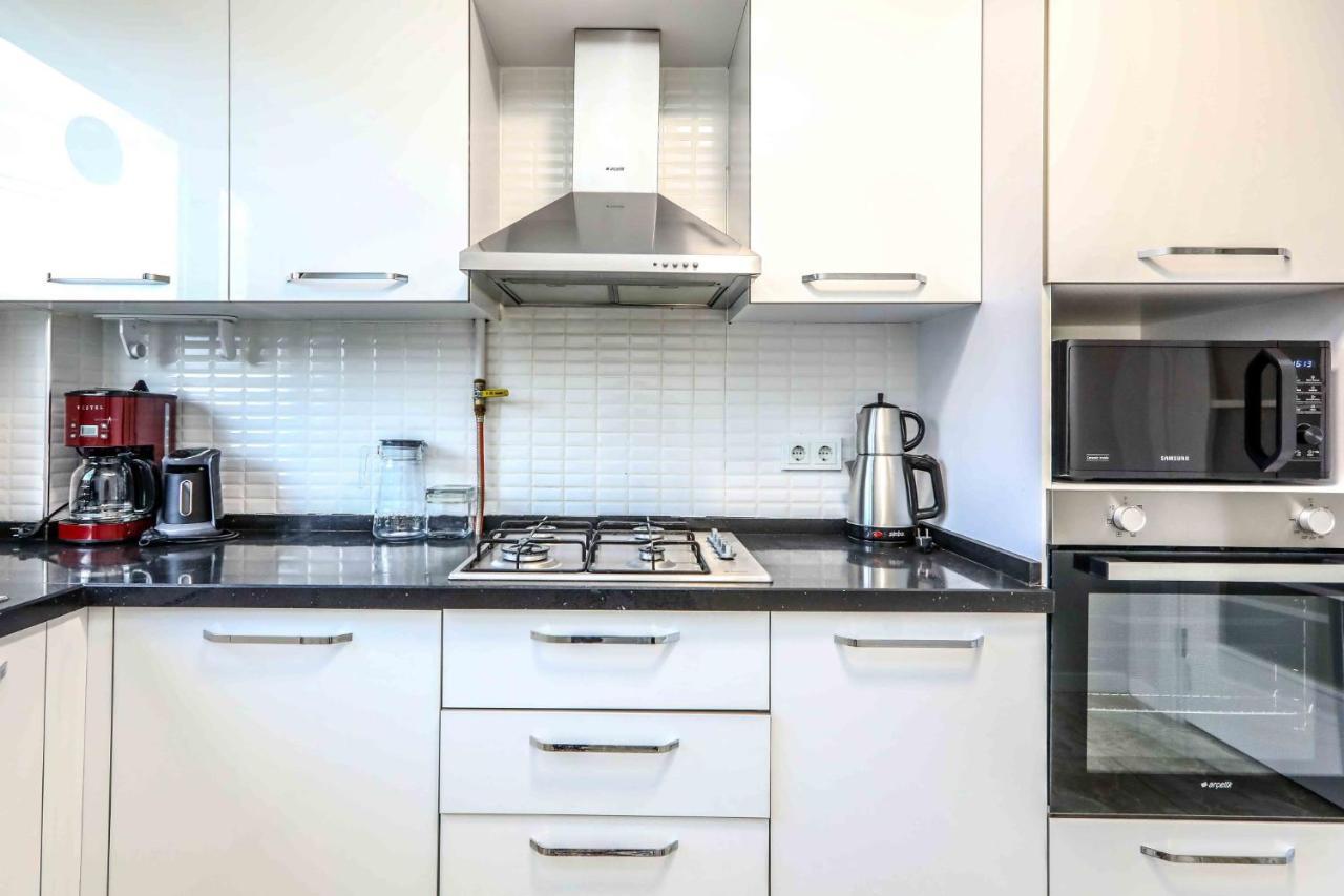 Flat With Balcony Close To Viaport Marina Tuzla Daire